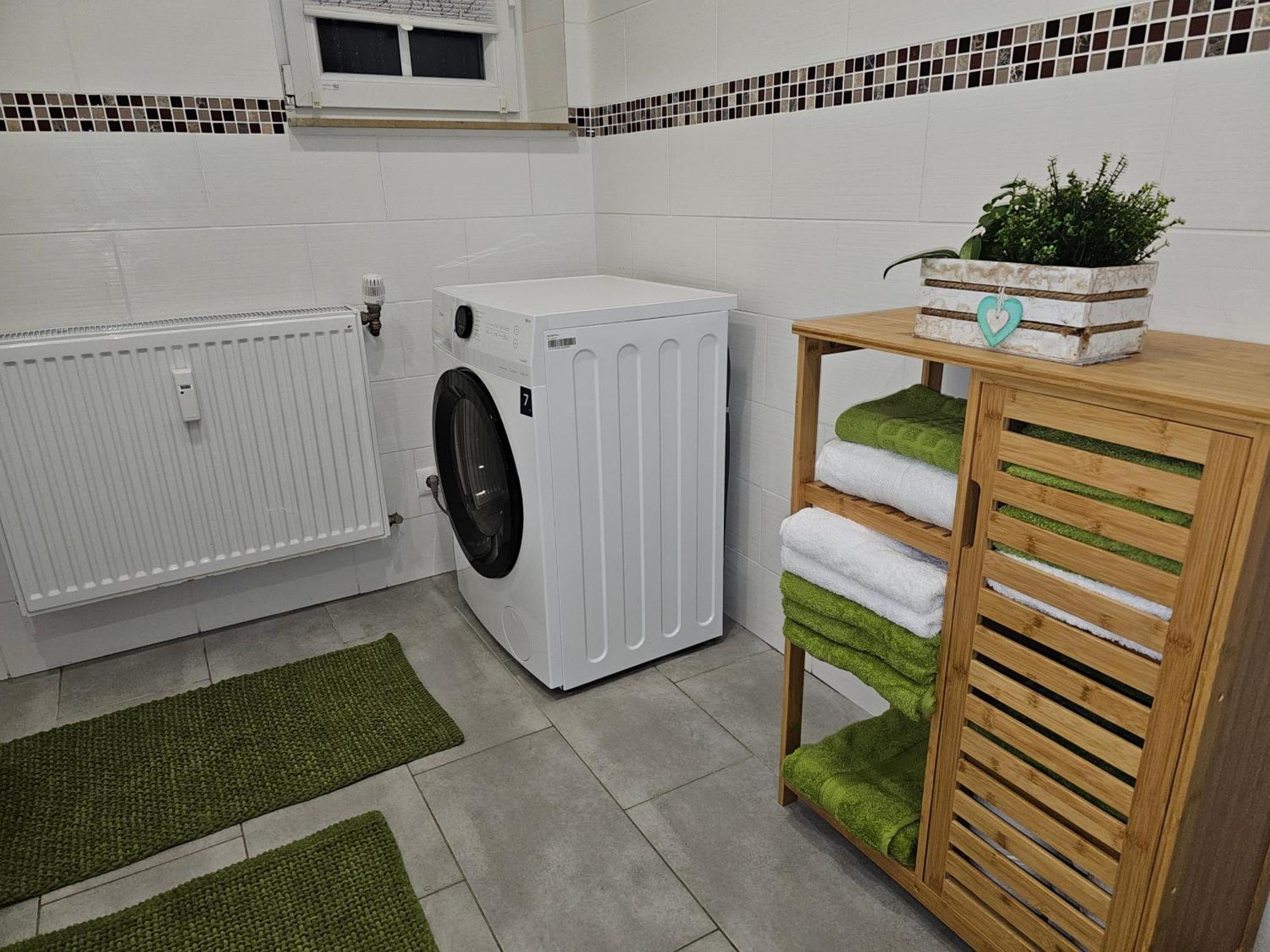 Warburg, Fewo "Sweet Home" 2,5 Zi- Eg-Separater Eingang - Parkplatz - Terasse- Komfortabel,Renoviert Luaran gambar